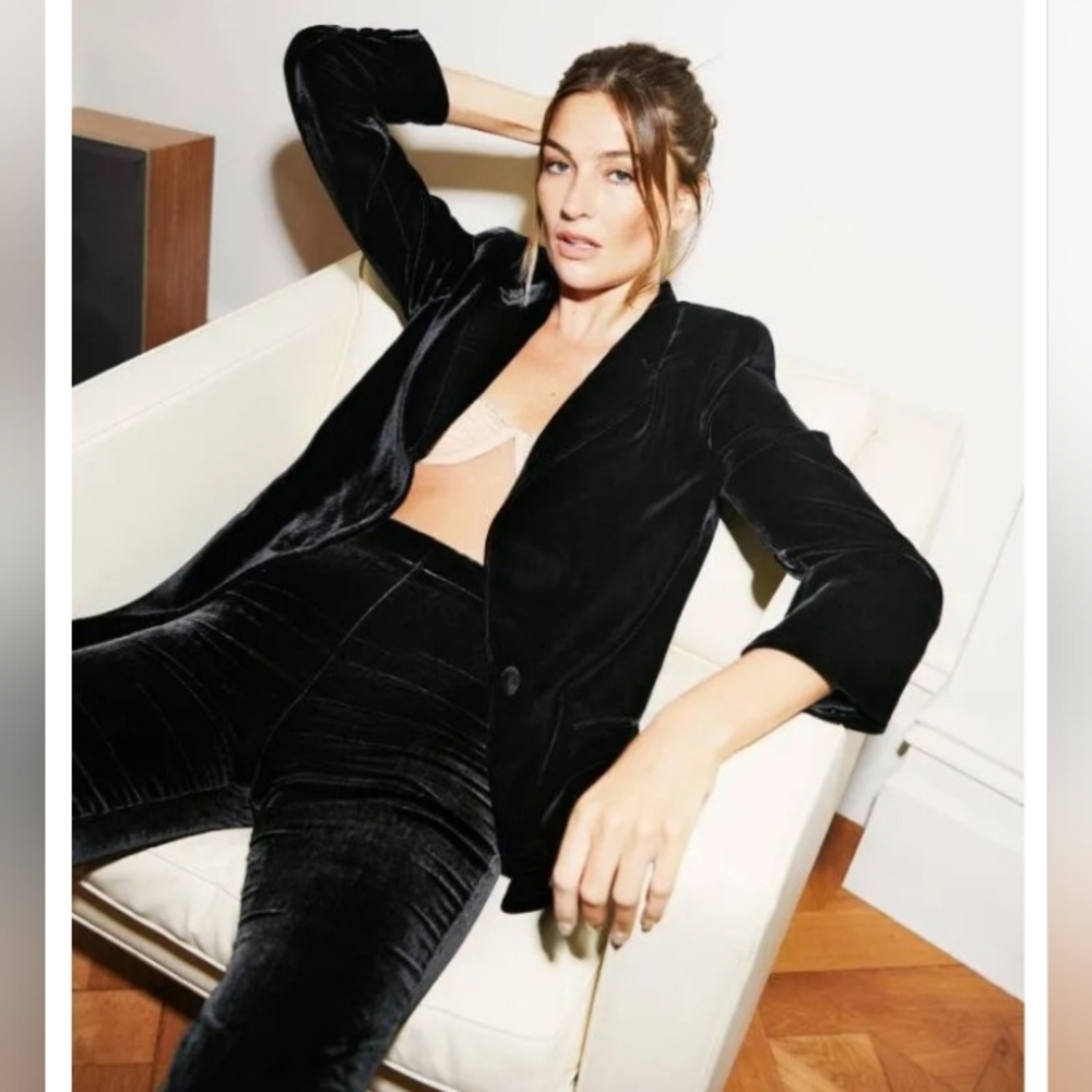 NWT Mango x Camille Black Velvet Blazer, Paris Based Sz Small 18% Silk RP $299